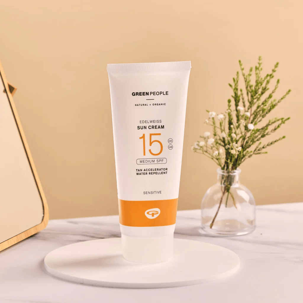 Edelweiss Sun Cream with Tan Accelerator SPF15 - Image 4